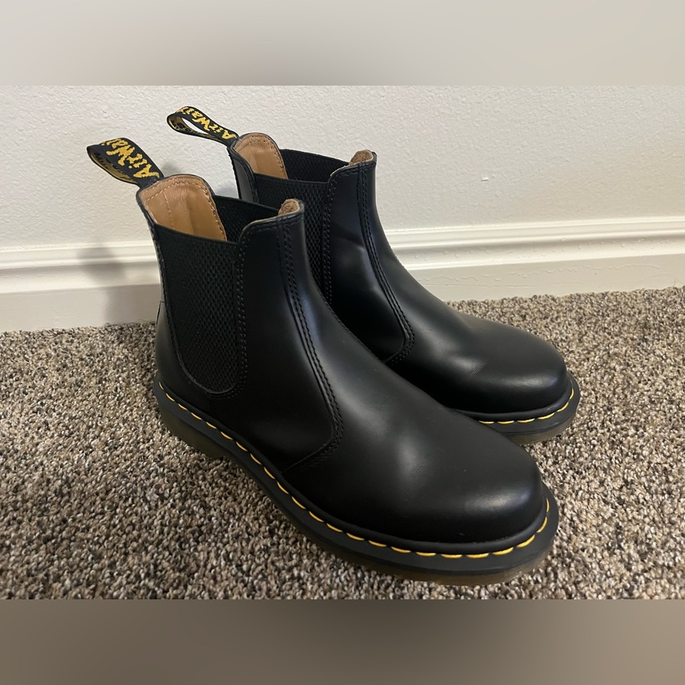 Dr Doc Martens 2976 Yellow Stitch Smooth Leather Chelsea Boots Womens Size 7